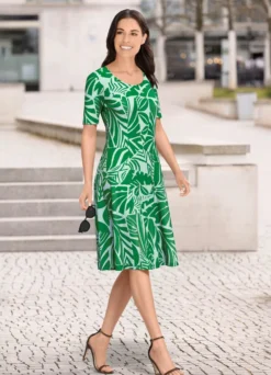 Kleid in Schlupfform