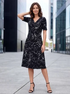 Kleid in Wickeloptik