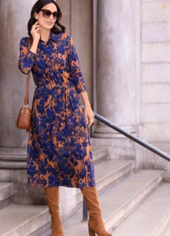 Kleid mit Bindegürtel
