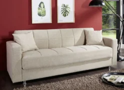 Klick-Klack-Sofa mit Dekokissen