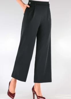 Knöchellange Hose in modischer Weite