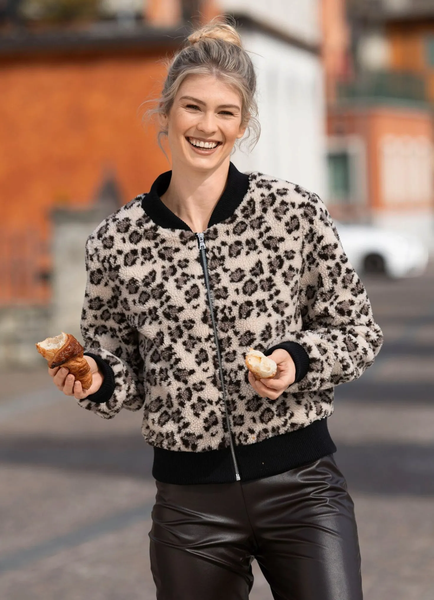 Kurzjacke aus Teddyplüsch