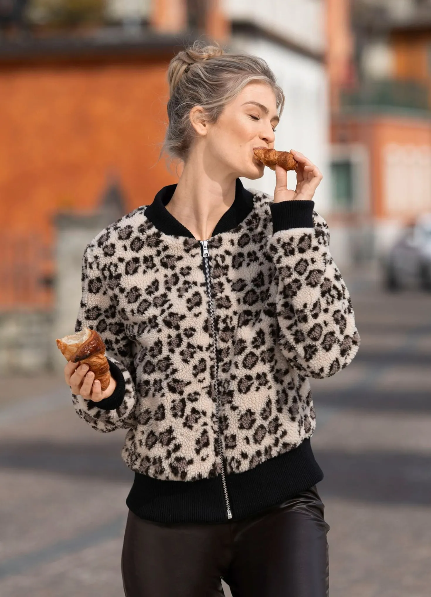 Kurzjacke aus Teddyplüsch