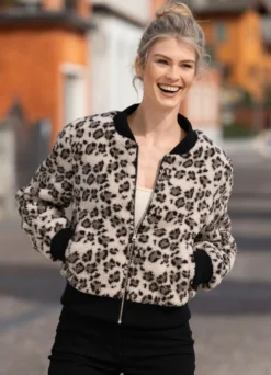 Kurzjacke aus Teddyplüsch