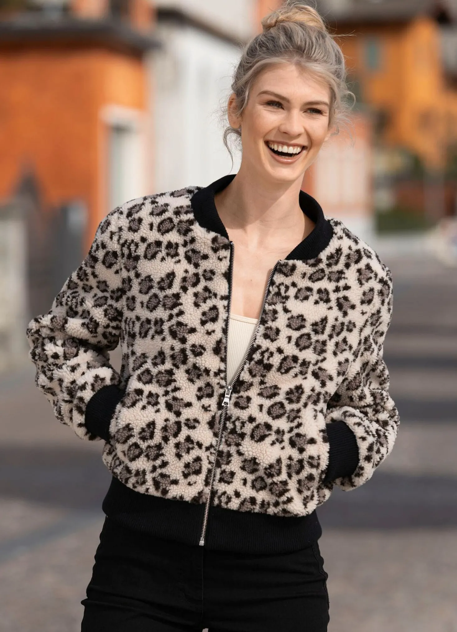Kurzjacke aus Teddyplüsch