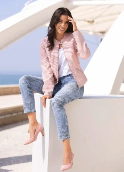 Kurzjacke mit kleinem Stehkragen