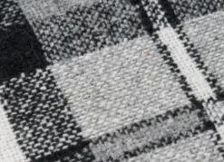 Kuschelige Schlafdecke mit Fransen
