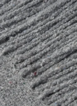 Kuschelige Schlafdecke mit Fransen