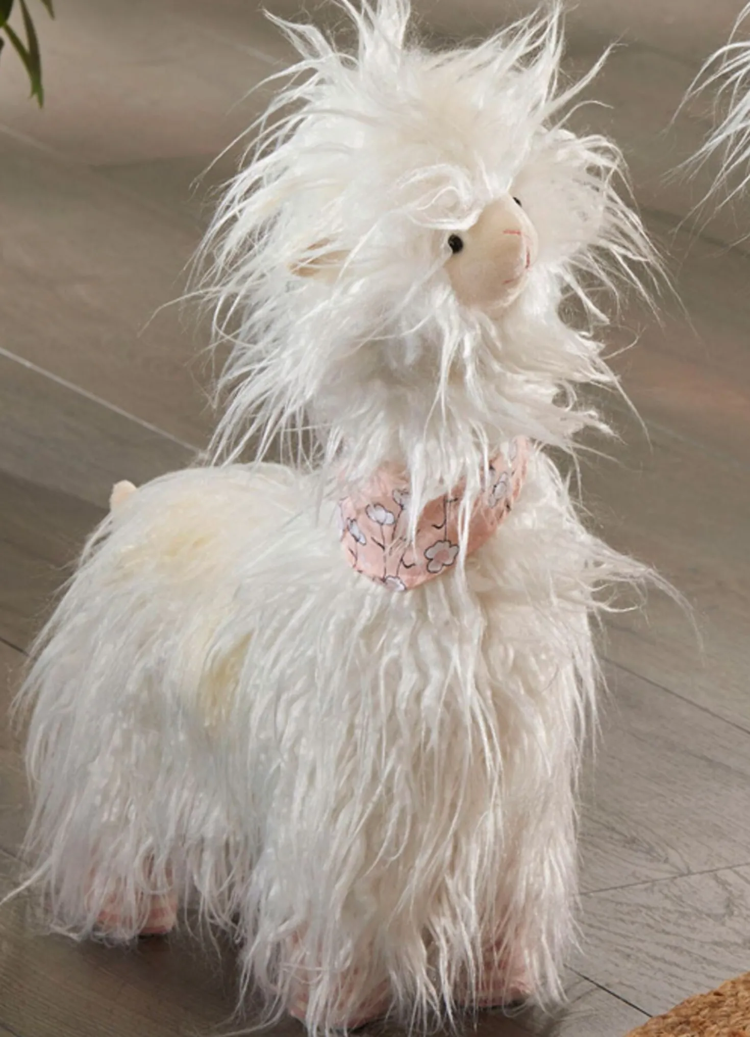 Lama mit flauschigem Kunstfell