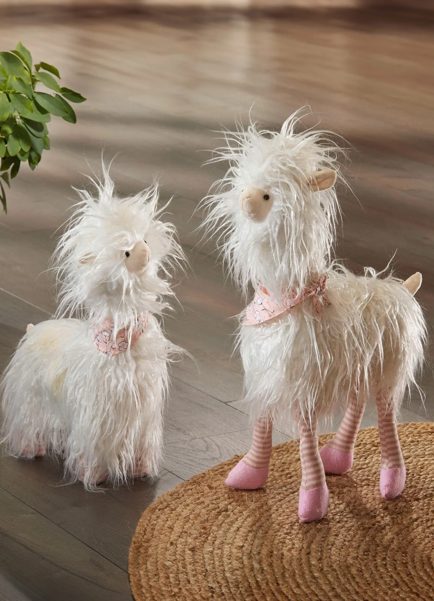 Lama mit flauschigem Kunstfell