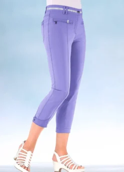 7/8-lange Hose mit kontrastfarbenem Zierband