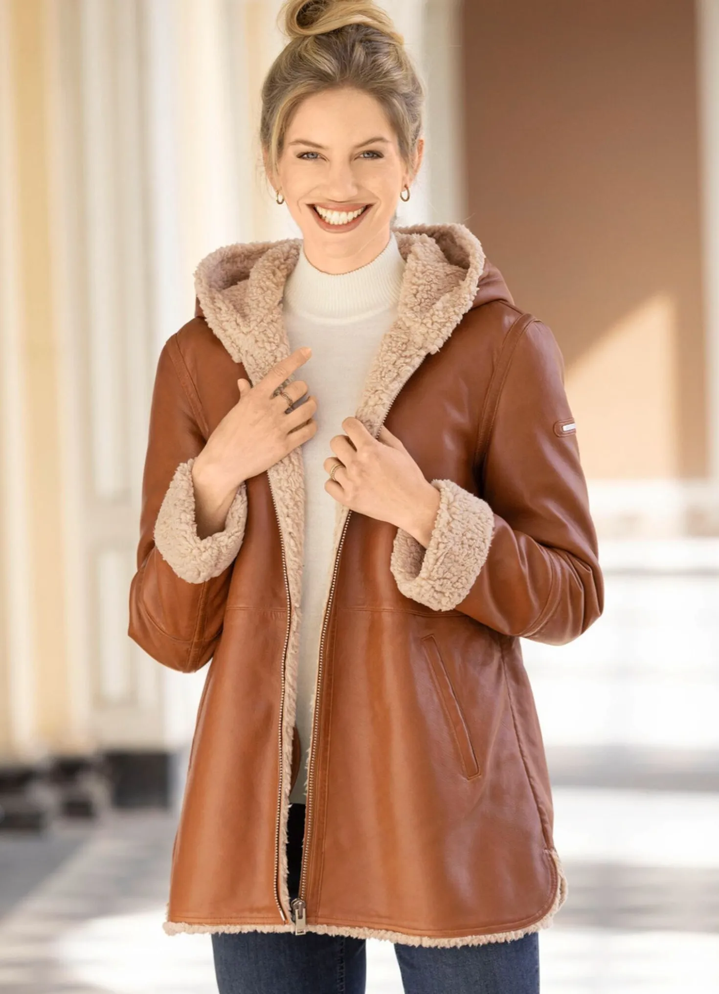 Lederjacke mit Kapuze