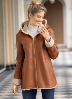 Lederjacke mit Kapuze