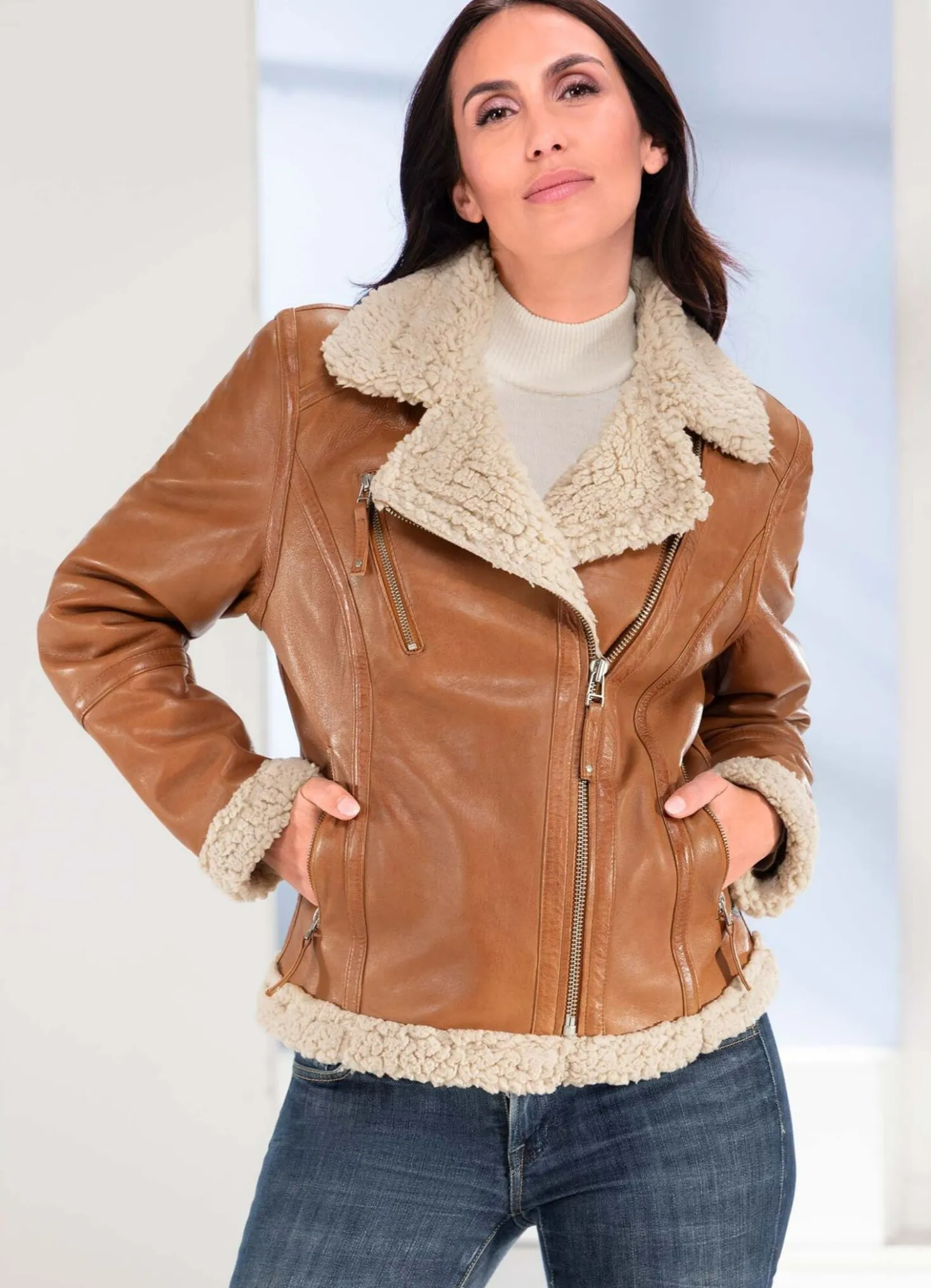 Lederkurzjacke mit Umlegekragen