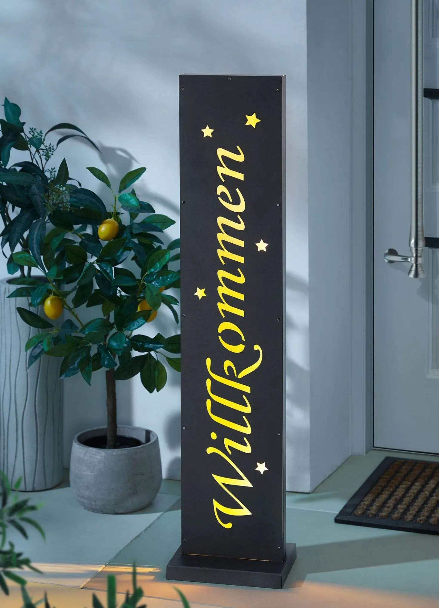 LED-Stele "Willkommen" aus Metall
