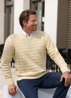 Legerer V-Pullover mit Strukturdessin