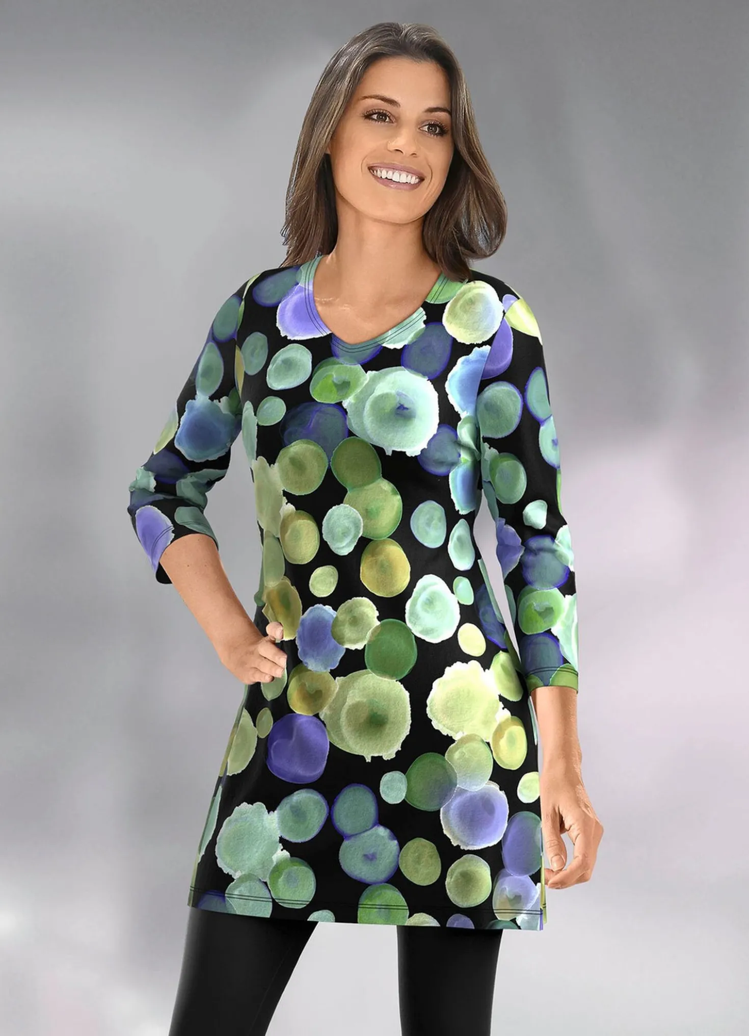 Longshirt mit farbbrillantem Allover-Druck