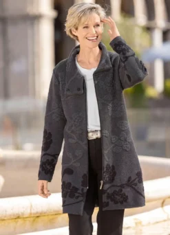 Long-Strickjacke mit Cloqué-Effekten