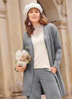 Long-Strickjacke mit eingesetzten Taschen
