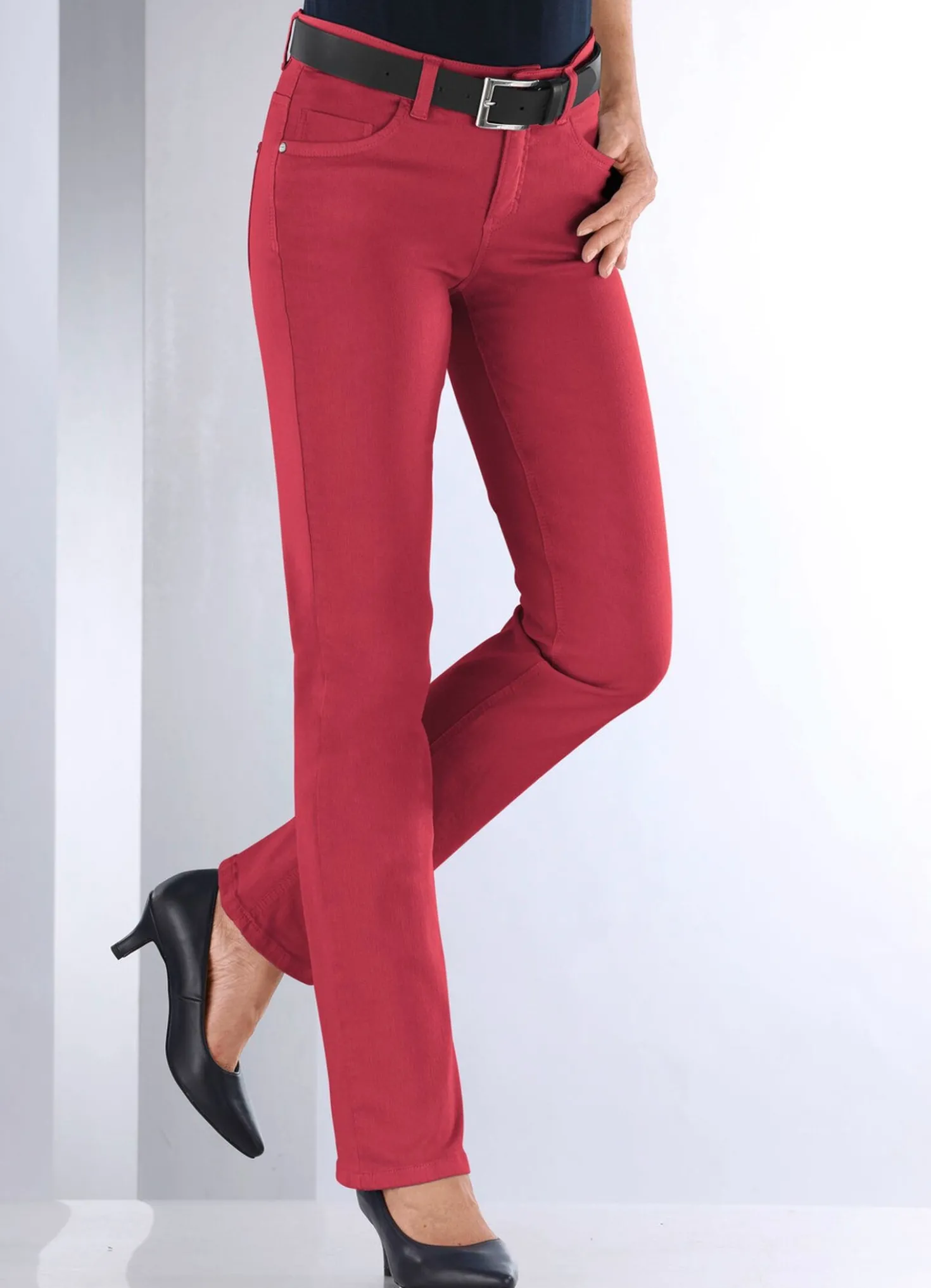 Magic-Jeans in 5-Pocket-Form