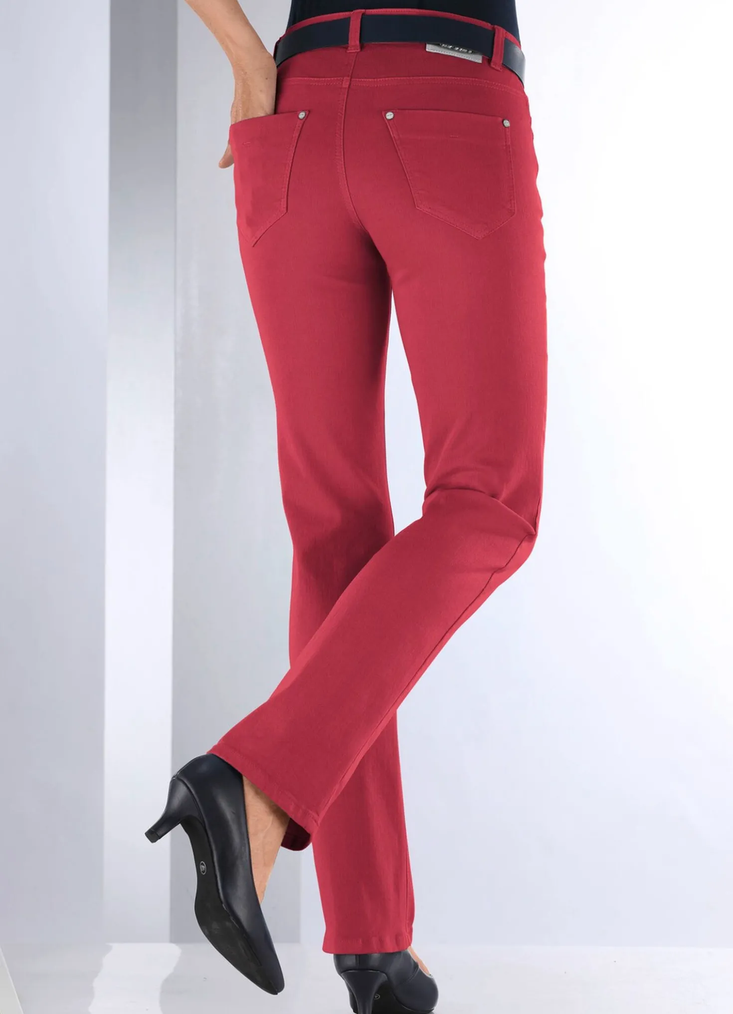 Magic-Jeans in 5-Pocket-Form
