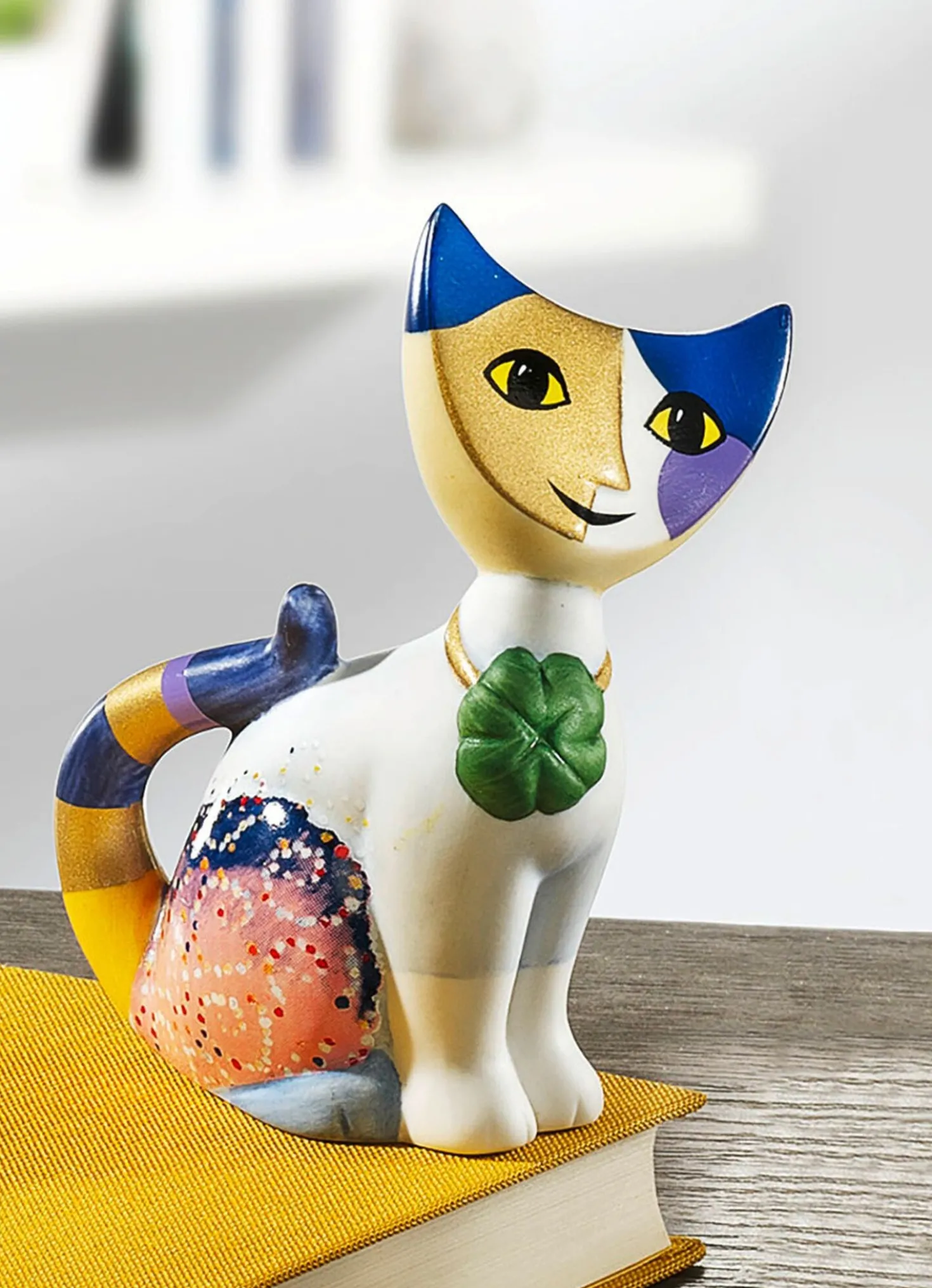 Mini-Katze mit Kleeblatt