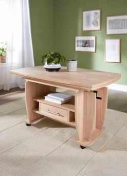 Moderner Couchtisch auf Rollen