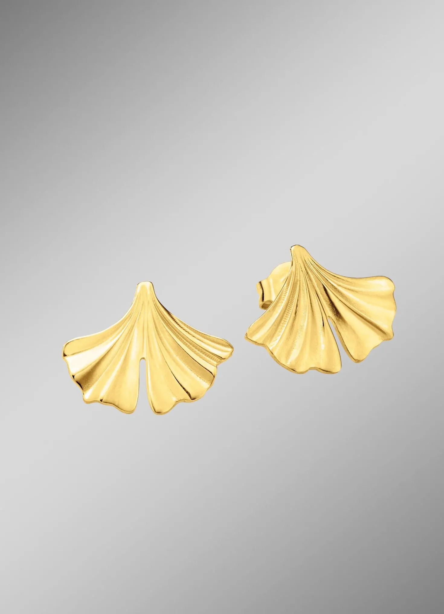 Natürliche Eleganz: Ohrstecker Ginkgoblatt