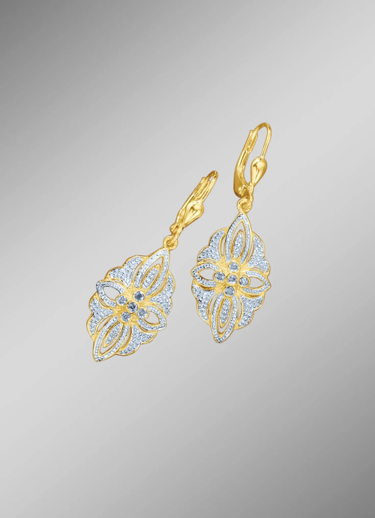 Ohrringe mit Diamanten im Blumendesign