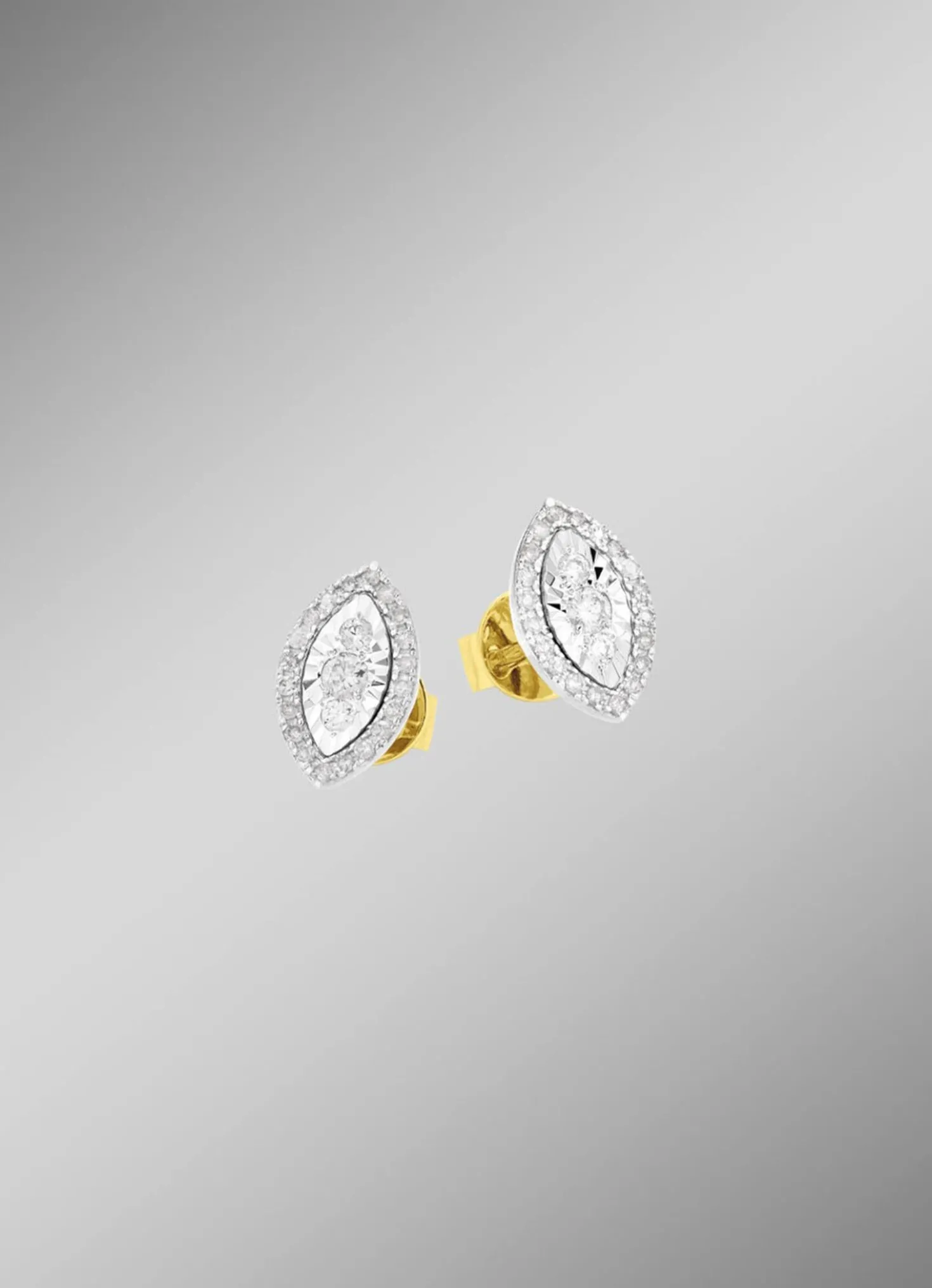 Ohrstecker mit 6 Brillanten und 40 Diamanten
