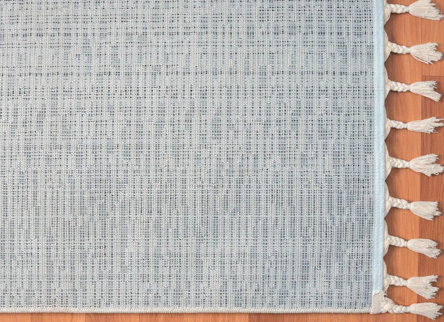 Pflegeleichte Brücken und Teppiche aus synthetischen Material-Mix