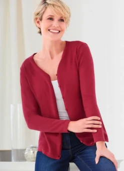 Pima-Strickjacke in durchgeknöpfter Form