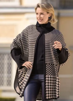 Poncho in offener Form