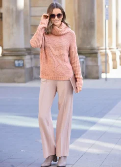 Pullover in aufwendiger Struktur mit Glitzer