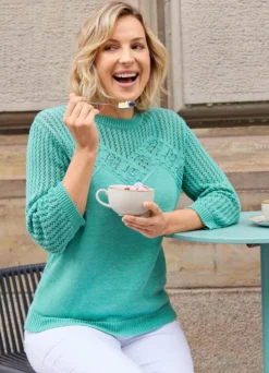 Pullover mit Ajourakzenten