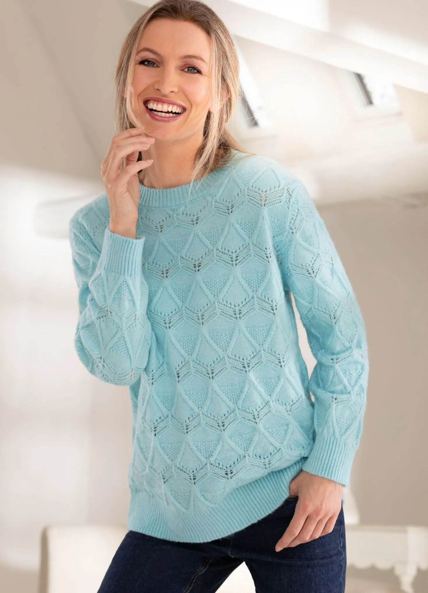 Pullover mit aufwendigem Mustermix