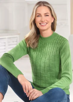 Pullover mit aufwendigem Strukturmix