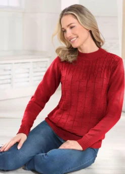 Pullover mit aufwendigem Strukturmix