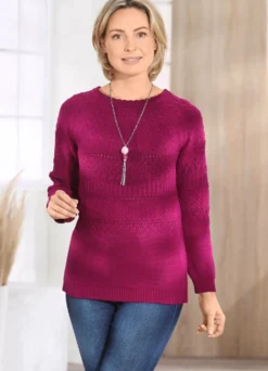 Pullover mit aufwendiger Rundpasse