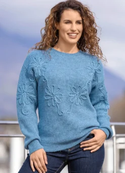 Pullover mit floraler Strickbandzier