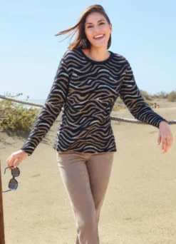 Pullover mit haarigem Effektgarn