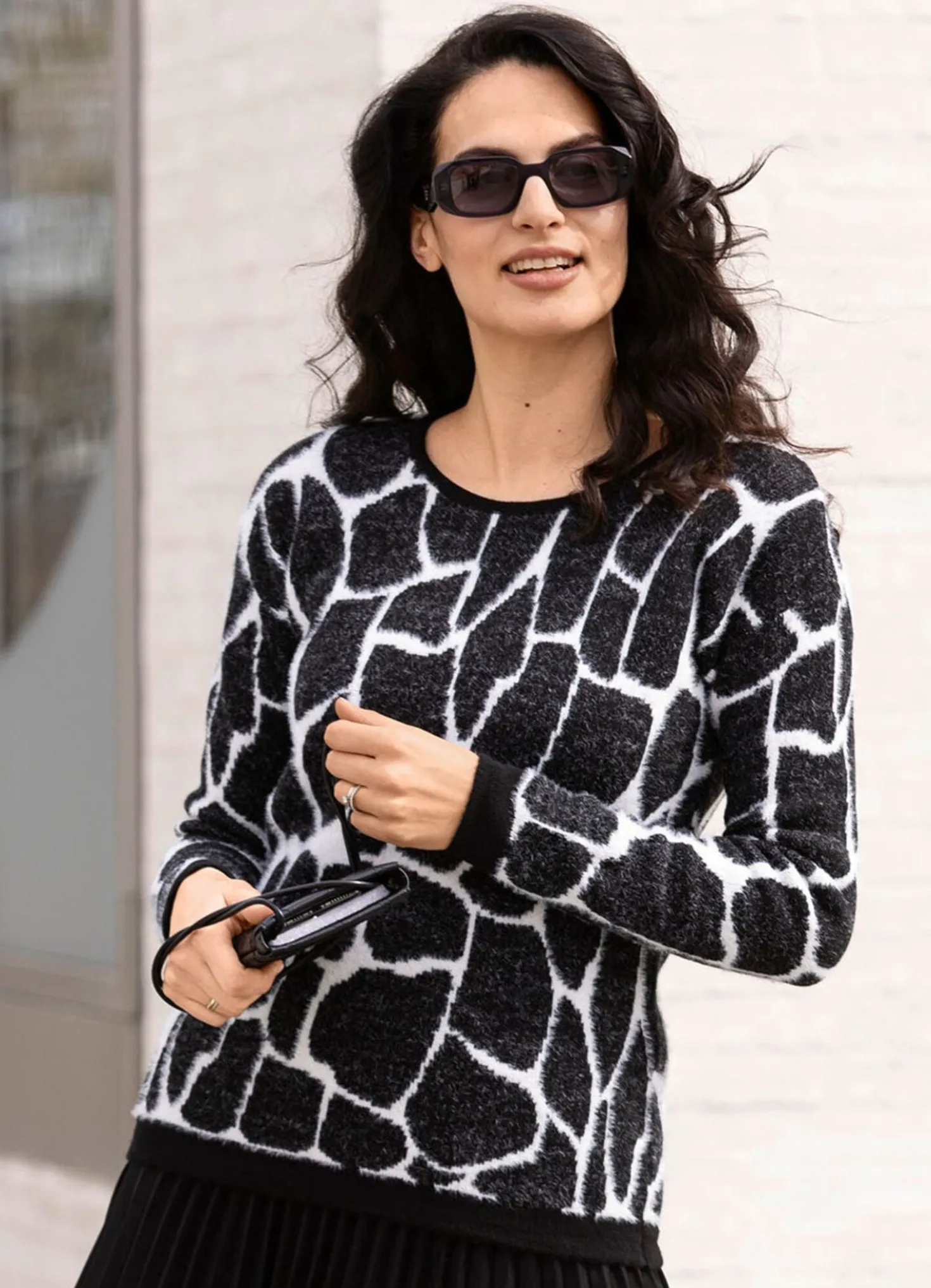 Pullover mit haarigem Flausch-Effektgarn