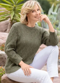 Pullover mit raffinierter Struktur mit Ajourakzenten