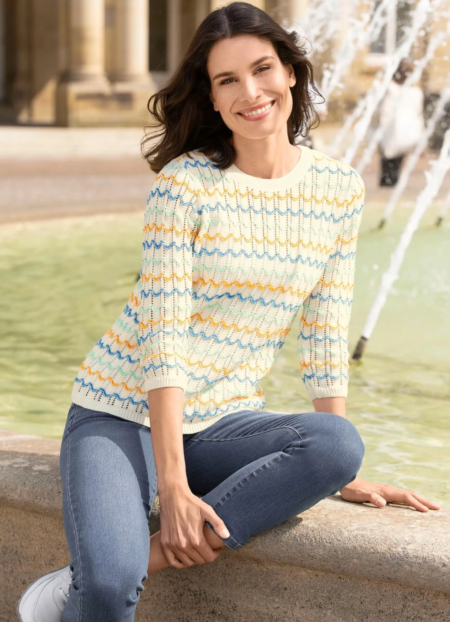 Pullover mit Ringeln in Wellendessin