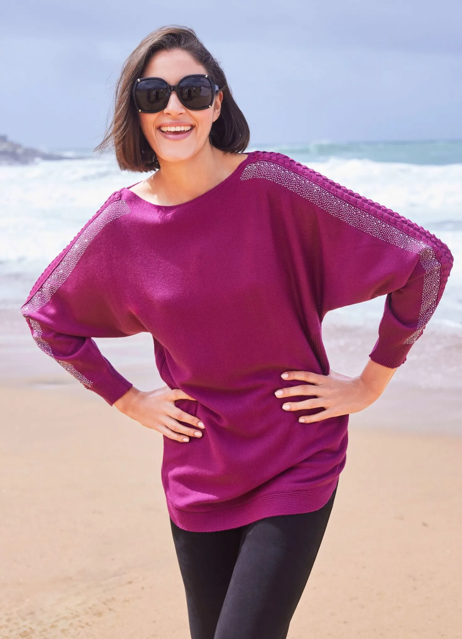 Pullover mit Strasszier und Spitzenbesatz