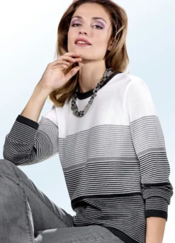 Pullover mit Streifen rundum