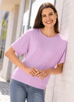 Pullover mit Wellenstruktur