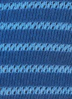 Pullover mit zartem Ajourmuster im Streifendessin