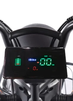 3-Rad Elektromobil im Stil eines Kompaktrollers
