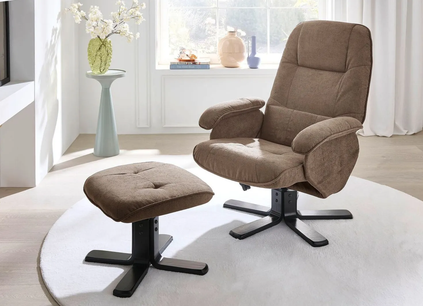 Relax-Sessel mit Hocker